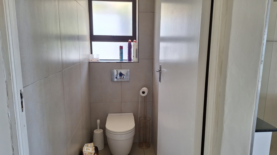4 Bedroom Property for Sale in Gonubie Eastern Cape